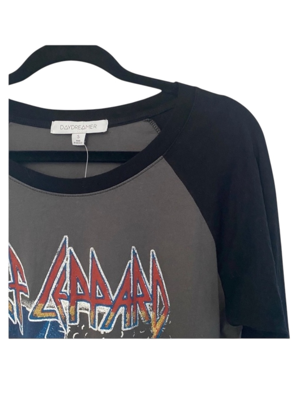 new Daydreamer 𓇽 Def Leppard Pyromania Raglan Rock Band Tee Shirt 𓇽 Graphite S - Picture 5 of 16